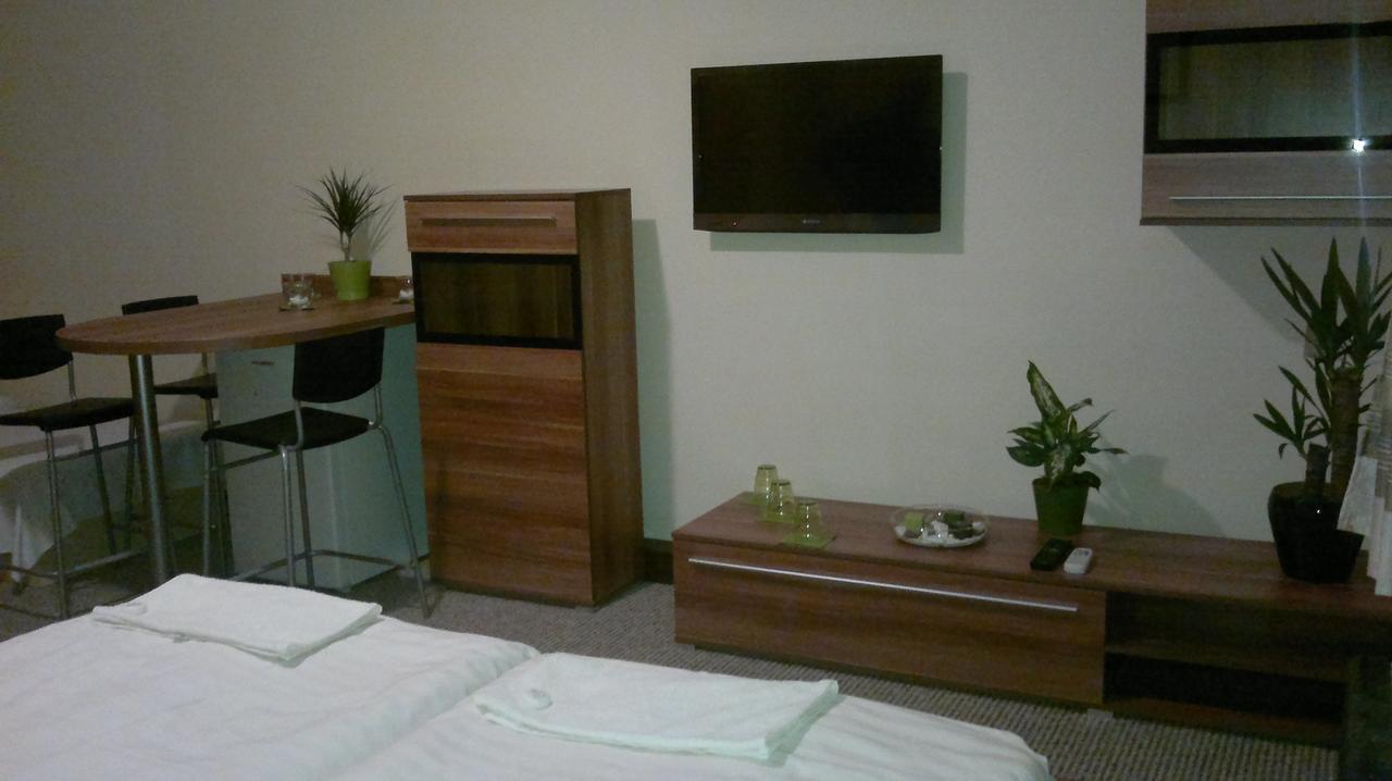 Hotel Jordanek Opocno Экстерьер фото