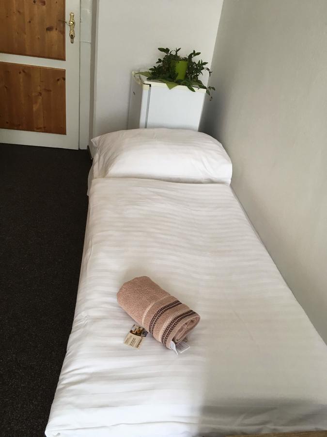 Hotel Jordanek Opocno Экстерьер фото