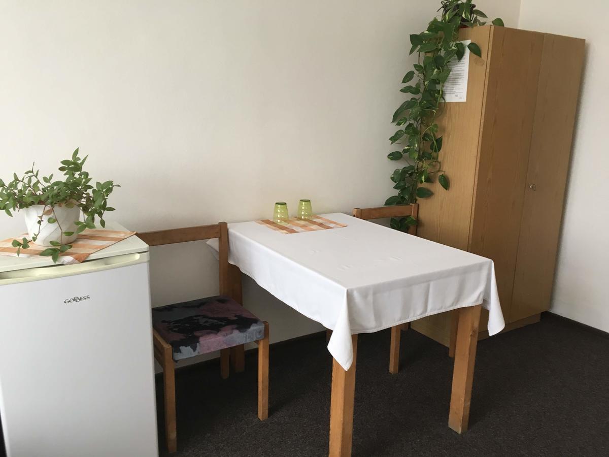 Hotel Jordanek Opocno Экстерьер фото
